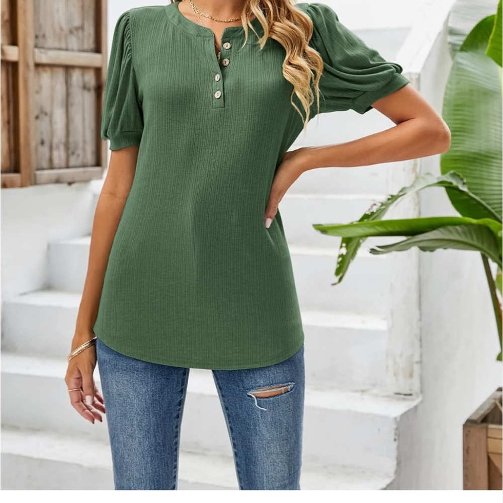 Green top/shirt 🟪